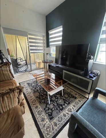 18308 NW 68th Ave B, Hialeah, FL 33015