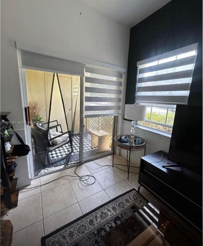 18308 NW 68th Ave B, Hialeah, FL 33015