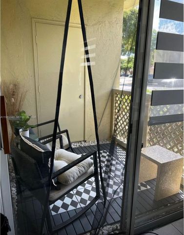 18308 NW 68th Ave B, Hialeah, FL 33015