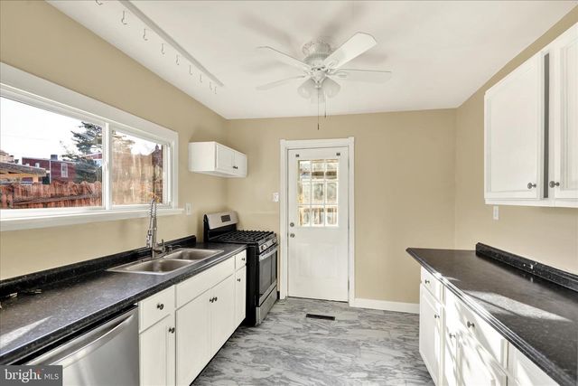 832 HOUSTON ST, Columbia, PA 17512