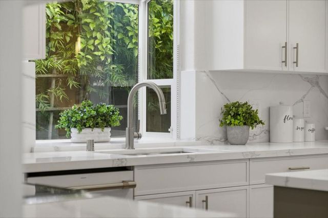 401 Carroll Street, Sunnyvale, CA 94086