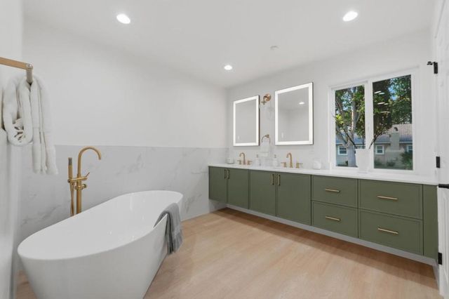 401 Carroll Street, Sunnyvale, CA 94086