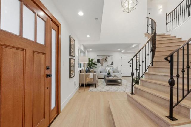 401 Carroll Street, Sunnyvale, CA 94086