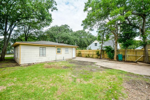 713 Wafer Street, Pasadena, TX 77506