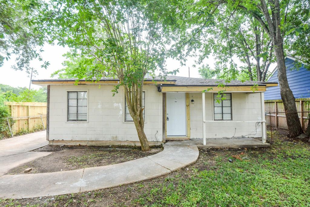 713 Wafer Street, Pasadena, TX 77506