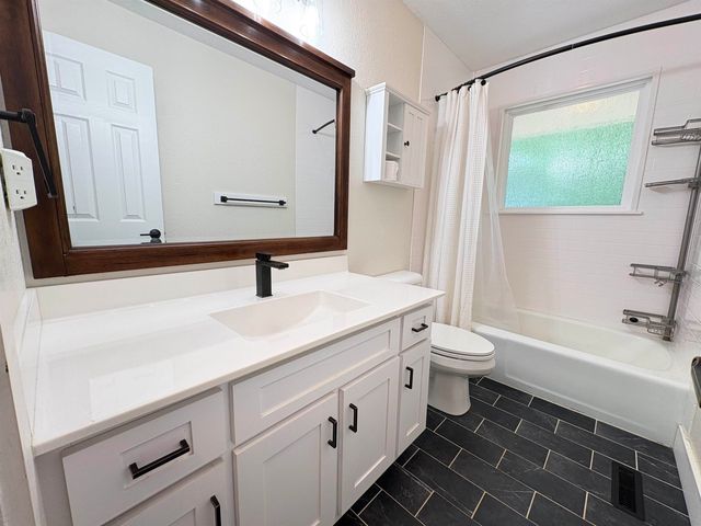 7 Odessa Drive, Cherokee Village, AR 72529