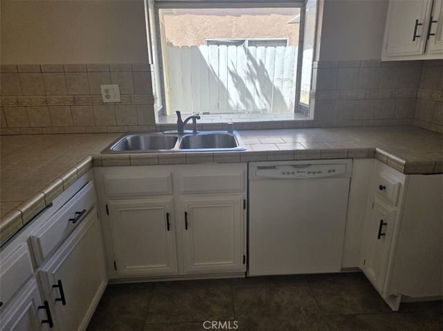 15171 San Jose Drive, Victorville, CA 92394