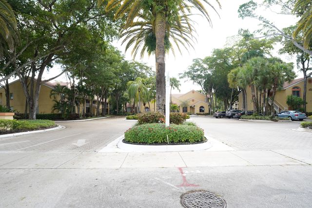 1015 Coral Club Drive 1015, Coral Springs, FL 33071