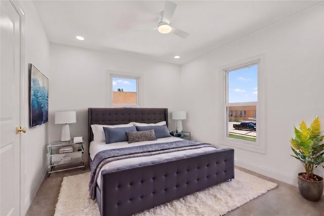 118 S 3rd Avenue E, Newton, IA 50208