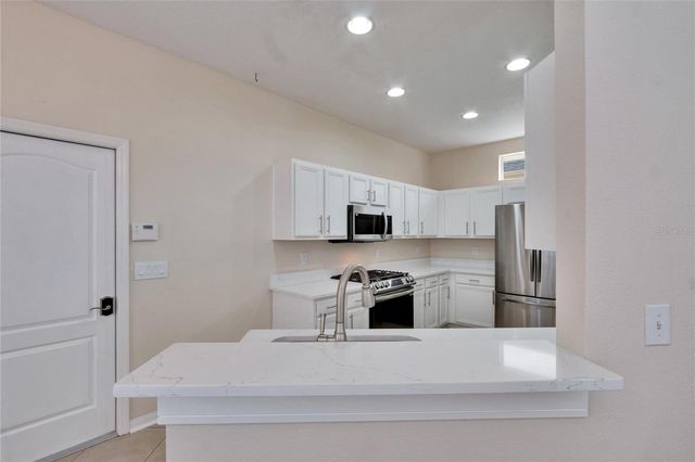 9105 CRYSTAL COMMONS WAY, Tampa, FL 33626