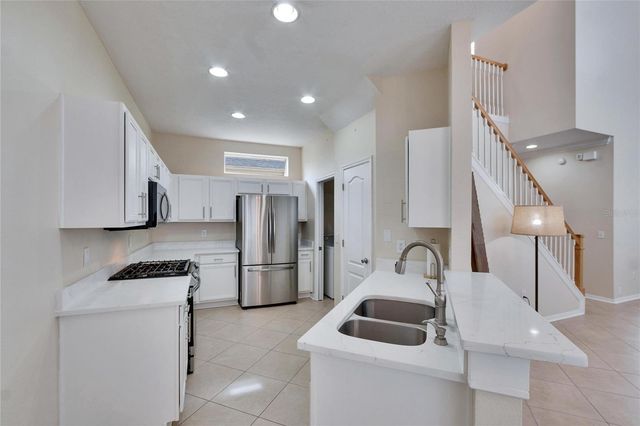 9105 CRYSTAL COMMONS WAY, Tampa, FL 33626