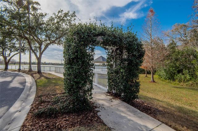 9105 CRYSTAL COMMONS WAY, Tampa, FL 33626