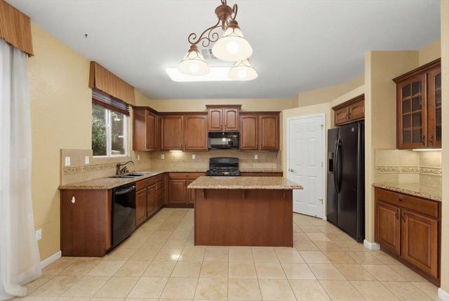 141 Caravaggio Cir, Sacramento, CA 95835