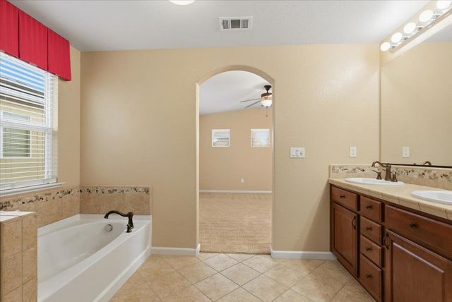 141 Caravaggio Cir, Sacramento, CA 95835