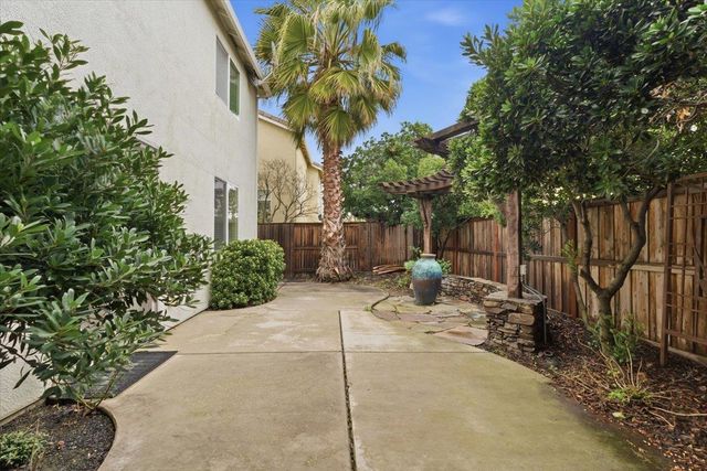 141 Caravaggio Cir, Sacramento, CA 95835