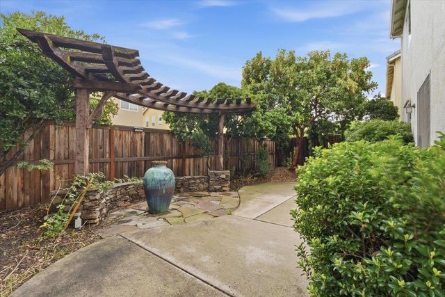 141 Caravaggio Cir, Sacramento, CA 95835