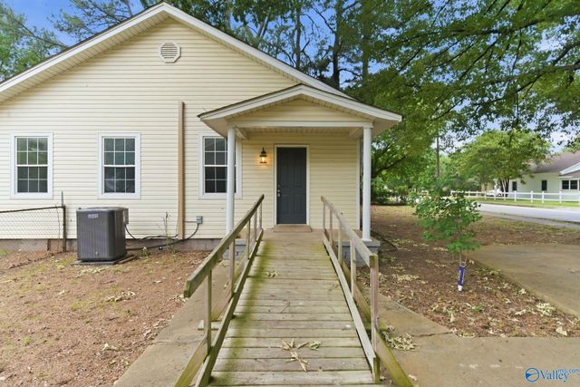 3215 Clopton Street SW, Huntsville, AL 35805