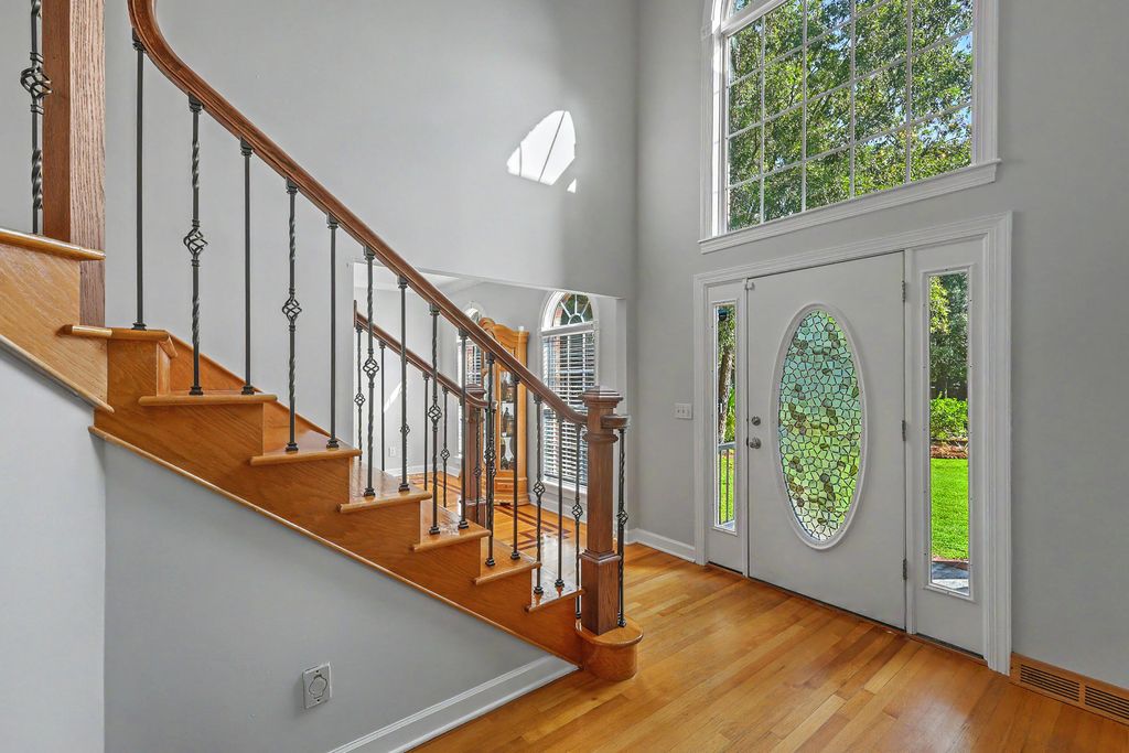 Image 14 of property listing at 105 Glen Eagles Drive, Summerville, SC 29483