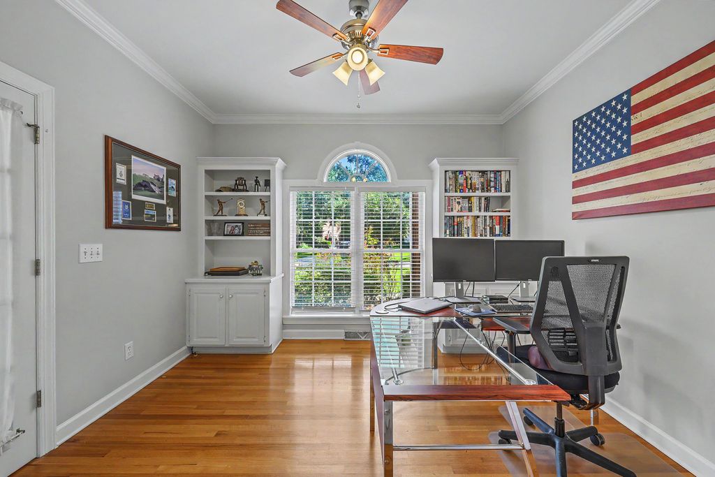 Image 16 of property listing at 105 Glen Eagles Drive, Summerville, SC 29483