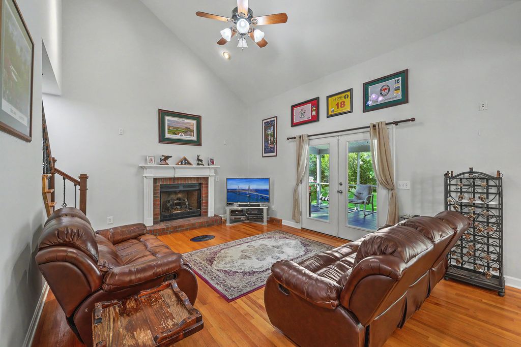 Image 21 of property listing at 105 Glen Eagles Drive, Summerville, SC 29483