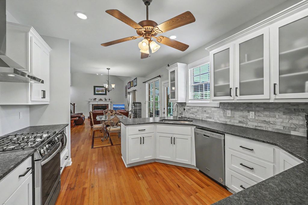 Image 27 of property listing at 105 Glen Eagles Drive, Summerville, SC 29483