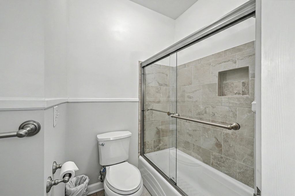 Image 31 of property listing at 105 Glen Eagles Drive, Summerville, SC 29483
