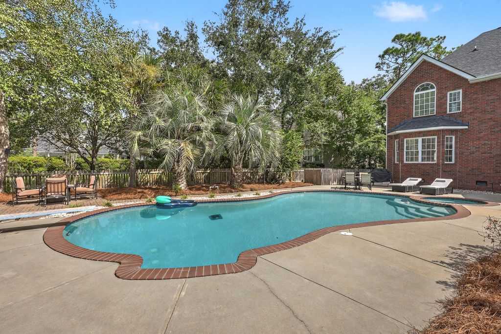 Image 53 of property listing at 105 Glen Eagles Drive, Summerville, SC 29483