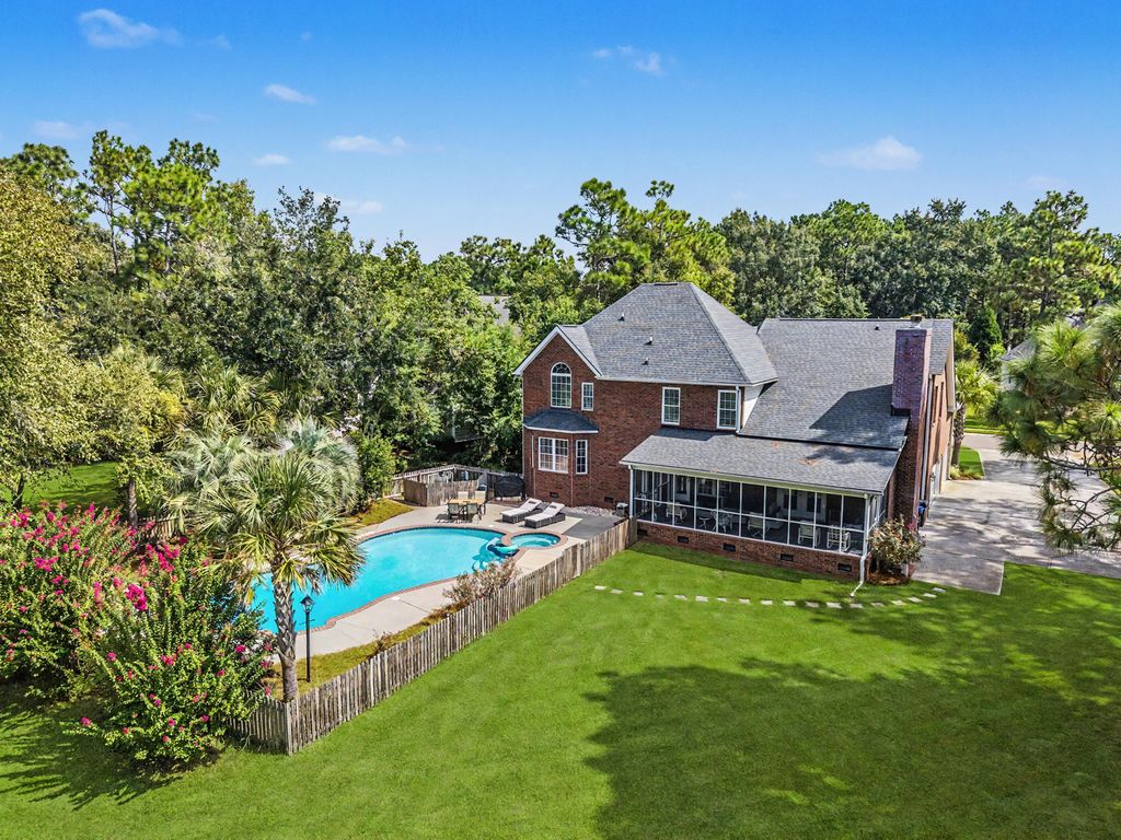 Image 69 of property listing at 105 Glen Eagles Drive, Summerville, SC 29483