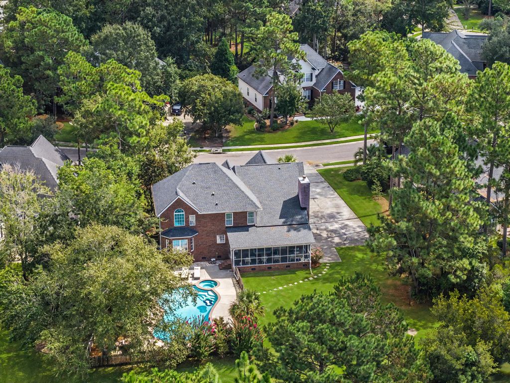 Image 74 of property listing at 105 Glen Eagles Drive, Summerville, SC 29483