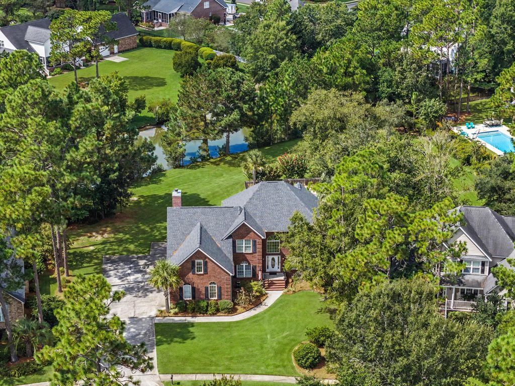 Image 75 of property listing at 105 Glen Eagles Drive, Summerville, SC 29483