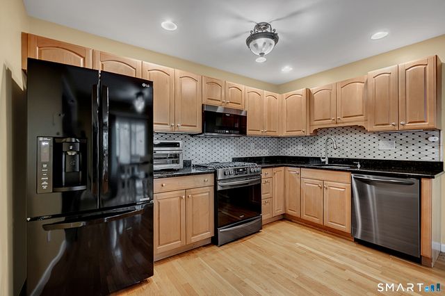 30 Silver Sands Road C9, East Haven, CT 06512