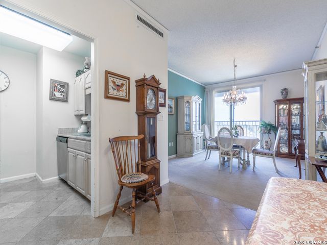 1 Towers Park Ln Apt 606, San Antonio, TX 78209