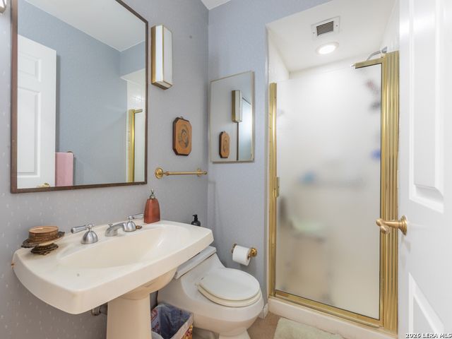 1 Towers Park Ln Apt 606, San Antonio, TX 78209