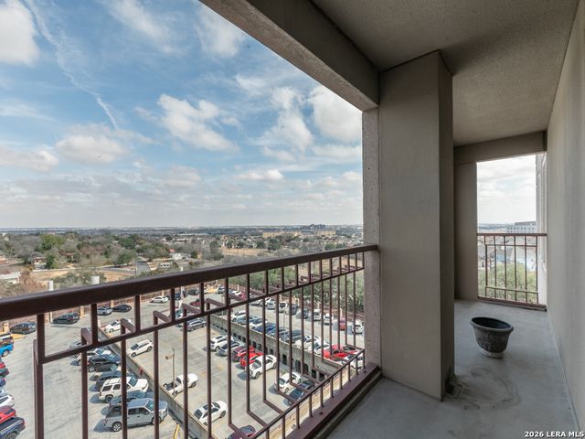 1 Towers Park Ln Apt 606, San Antonio, TX 78209