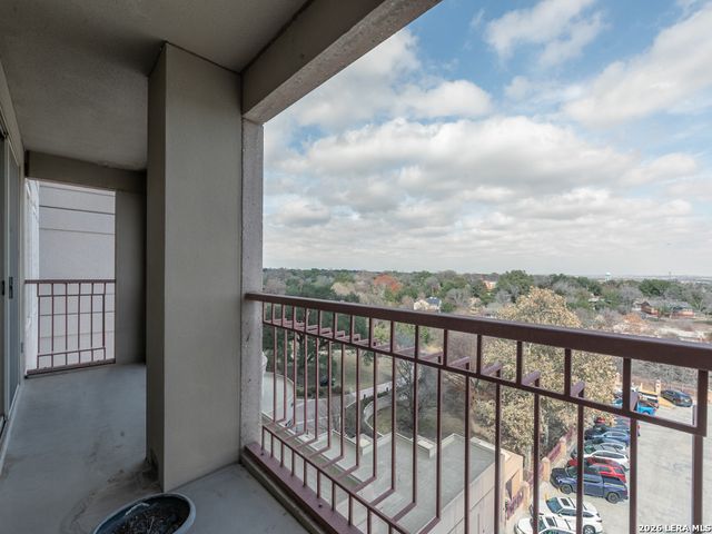 1 Towers Park Ln Apt 606, San Antonio, TX 78209