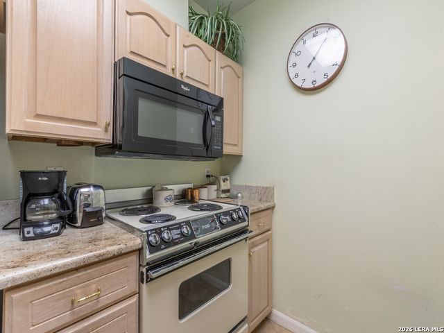 1 Towers Park Ln Apt 606, San Antonio, TX 78209