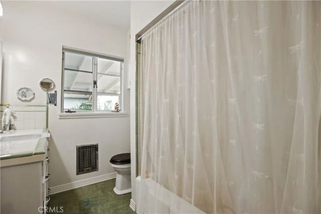 2640 F, La Verne, CA 91750