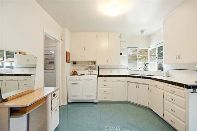 2640 F, La Verne, CA 91750