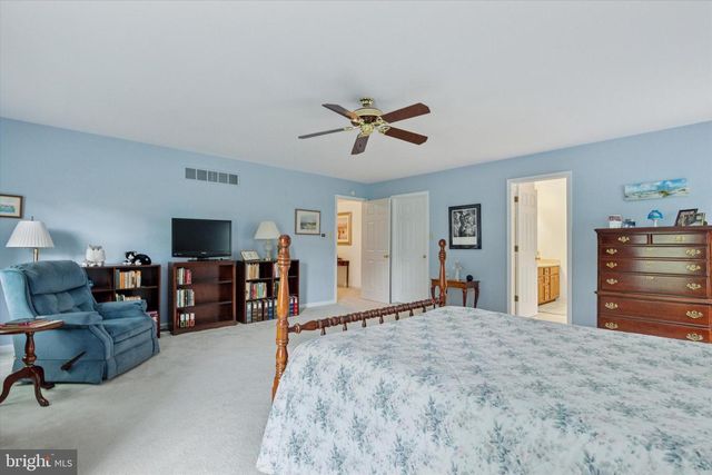 21 KERRY LN, Malvern, PA 19355