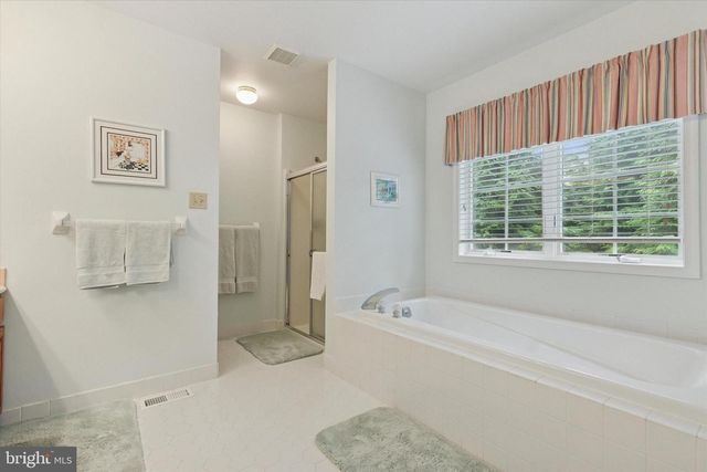 21 KERRY LN, Malvern, PA 19355