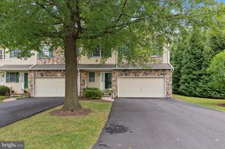 21 KERRY LN, Malvern, PA 19355
