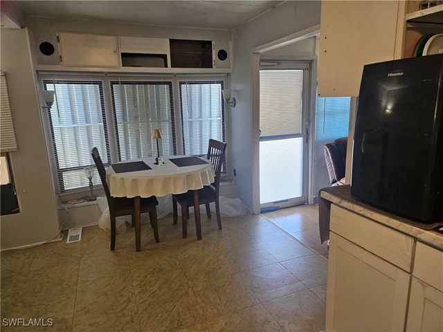 9 Garnet DR 9G, Naples, FL 34114