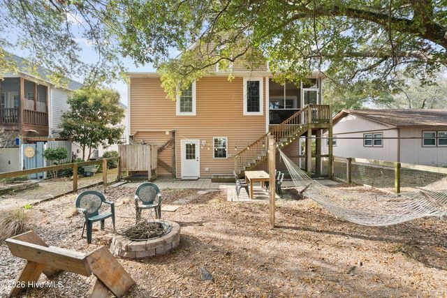 118 SW 2nd Street, Oak Island, NC 28465