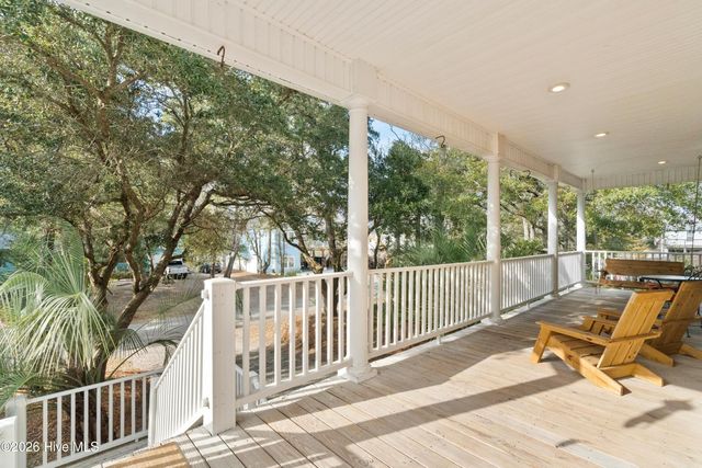 118 SW 2nd Street, Oak Island, NC 28465