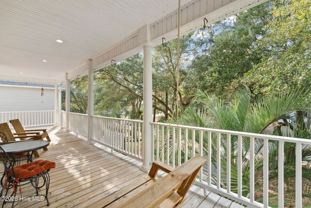 118 SW 2nd Street, Oak Island, NC 28465