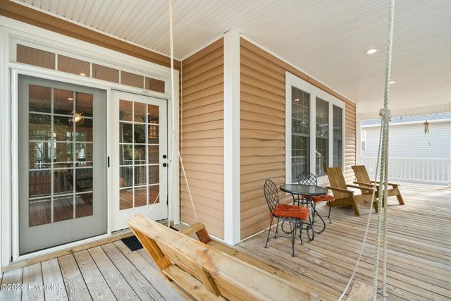 118 SW 2nd Street, Oak Island, NC 28465