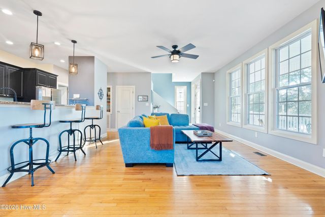 118 SW 2nd Street, Oak Island, NC 28465