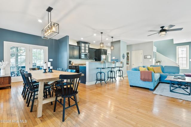 118 SW 2nd Street, Oak Island, NC 28465