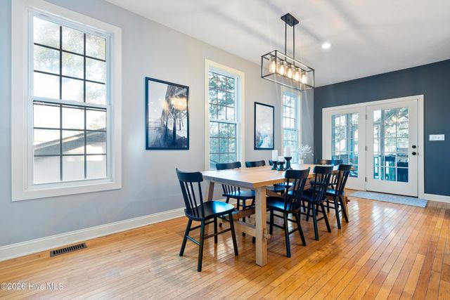 118 SW 2nd Street, Oak Island, NC 28465