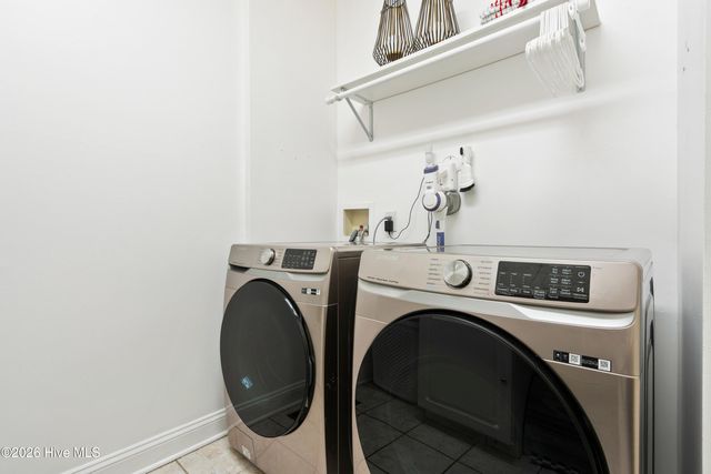 118 SW 2nd Street, Oak Island, NC 28465